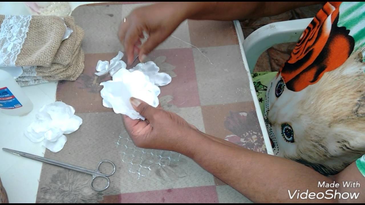 ESCOLINHA DE REFORÇO TIA MOCINHA: Educação, artesanato e reciclagem.