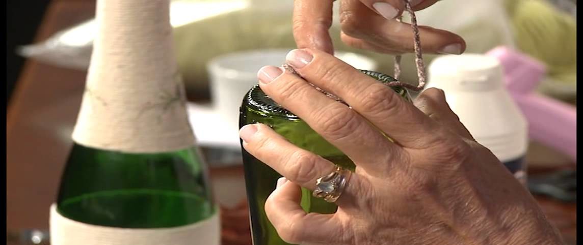 Reciclagem de garrafas com barbante - Geração de Renda IV