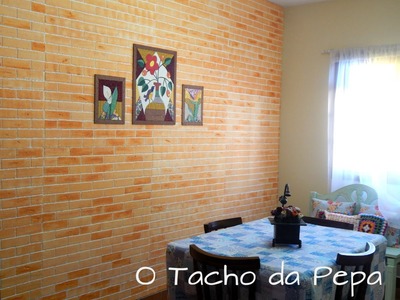Parede de tijolo fake.