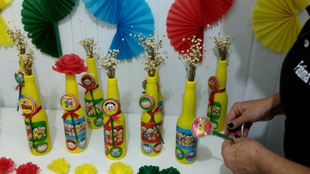 Aula 75 - Como fazer forminhas pequenas em papel de seda e garrafinhas decoradas com bolas de festa