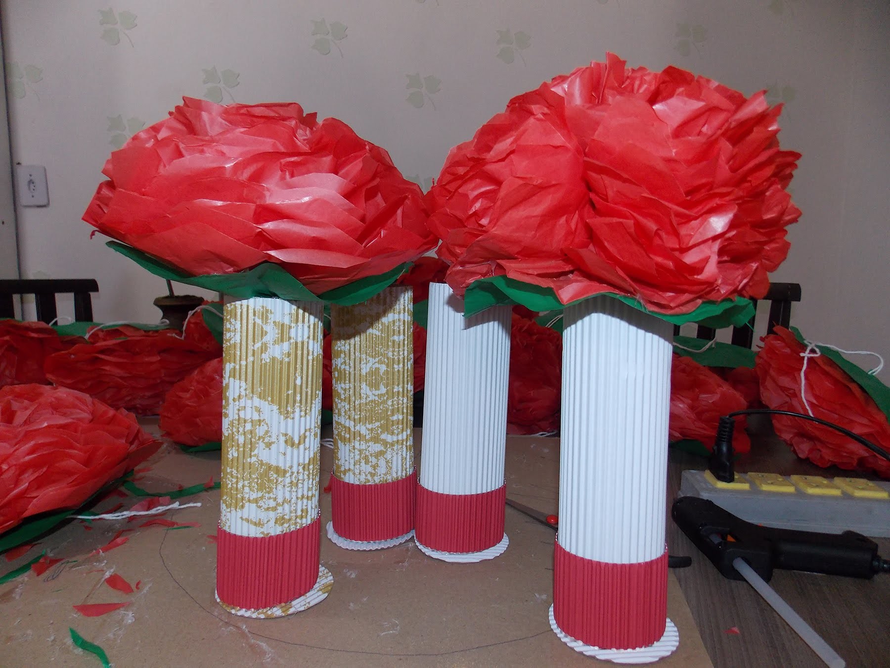Decoração de mesa - como fazer flores de papel seda