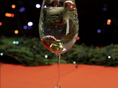 Decoração de Natal com taças de cristal. #DIY #VixDIY
