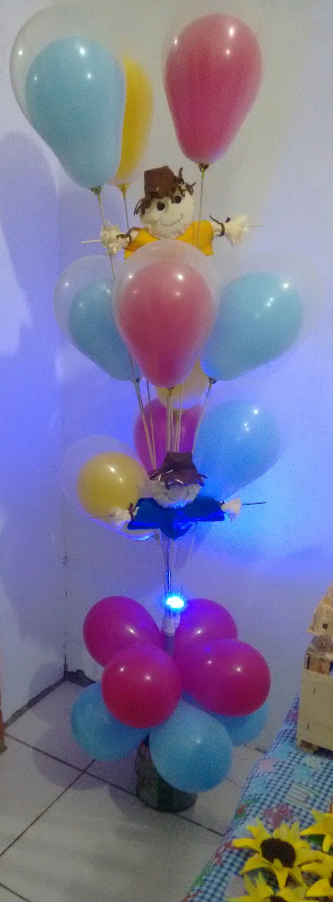 Decoração com balões efeito gás hélio