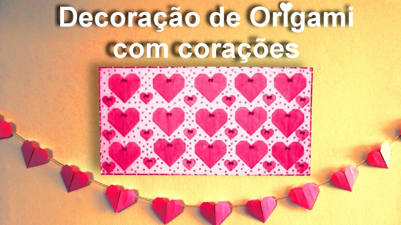 Decoração de Origami com corações.