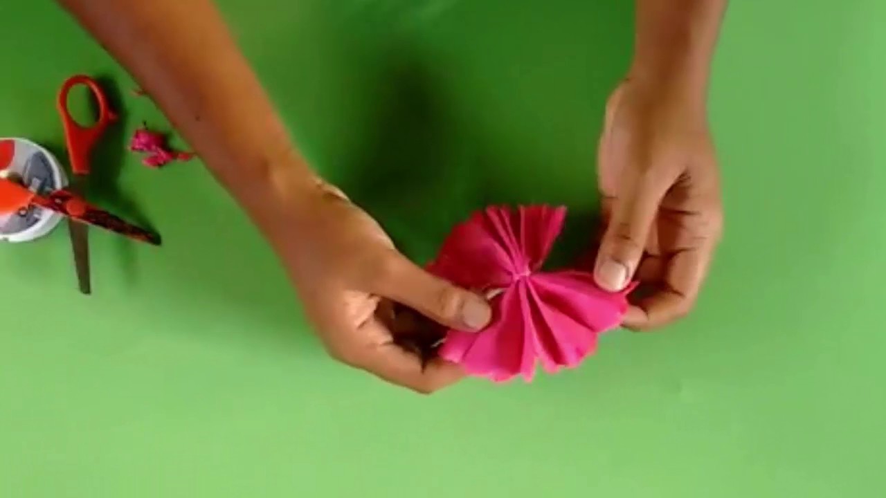 DIY: flor de papel crepom