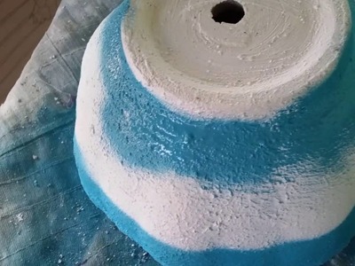 Pintando vasos de cimento