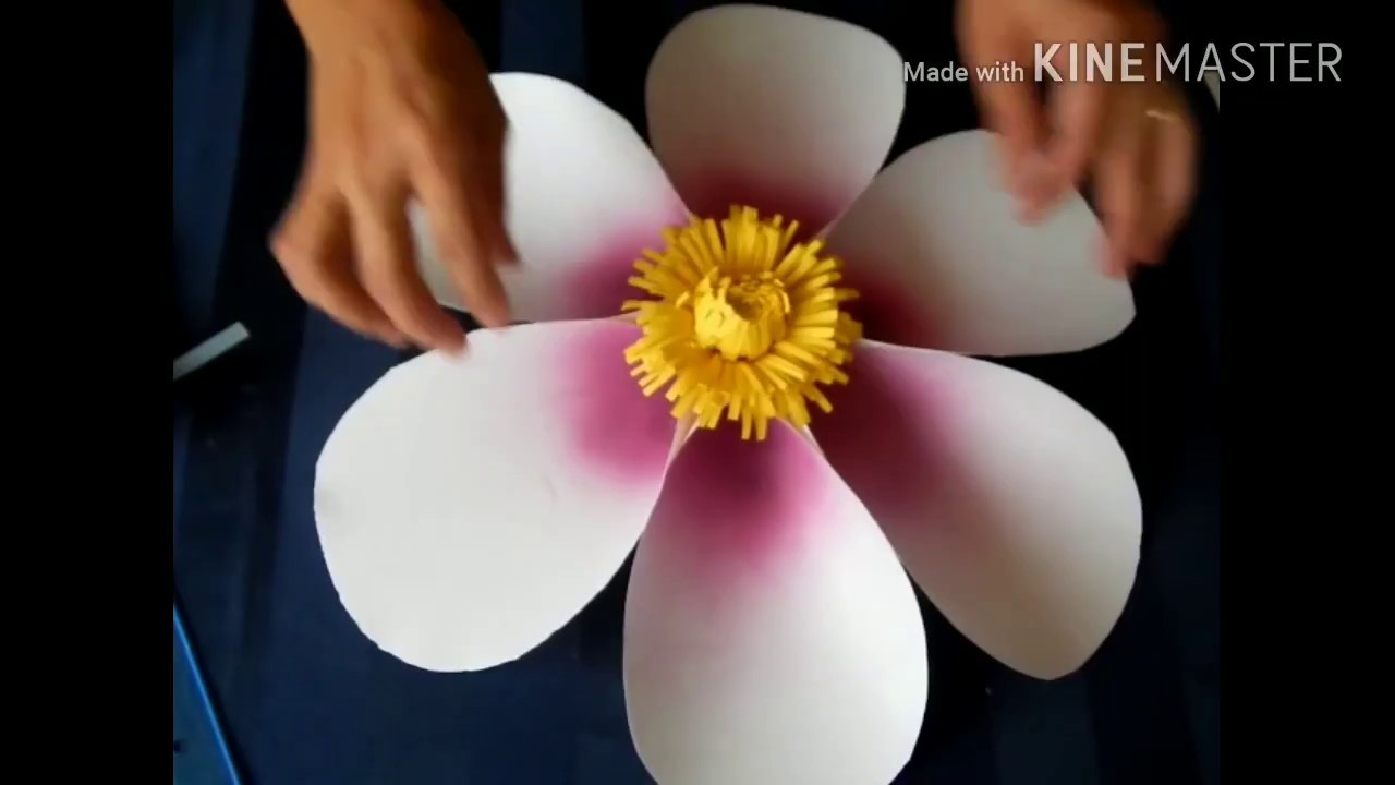 Flor gigante de papel