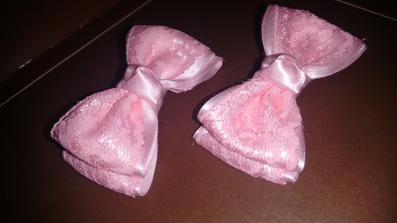 MINI LAÇO DE FITA DE CETIM COM RENDA !