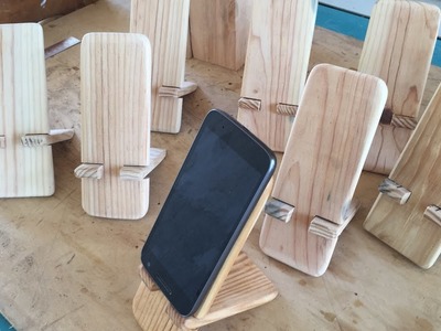 # 16 HNO - Fiz suportes para celular - I made cell phone holders