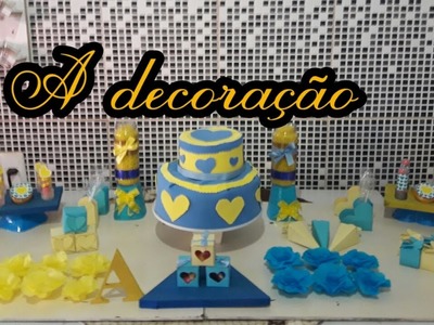 A decoração simples da festa tema coração