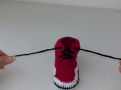 Sapatinho de crochê estilo botinha para menino- Tamanho: 1 a 3 meses