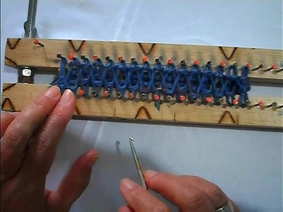 Gola de lã feita no tear linear ( ponto vazado ) - parte 1