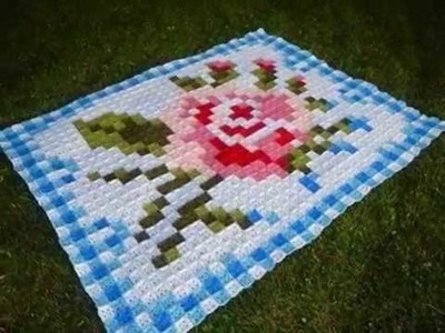 Maravilhosa colcha de crochê com squares
