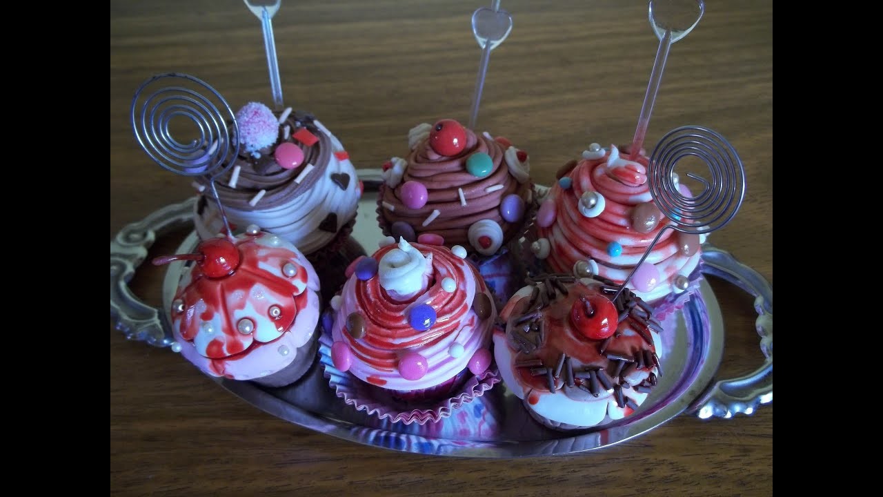 CUPCAKES CENOGRÁFICOS OU  PORTA RECADOS.