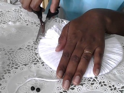 Coelhinho feito com pompom