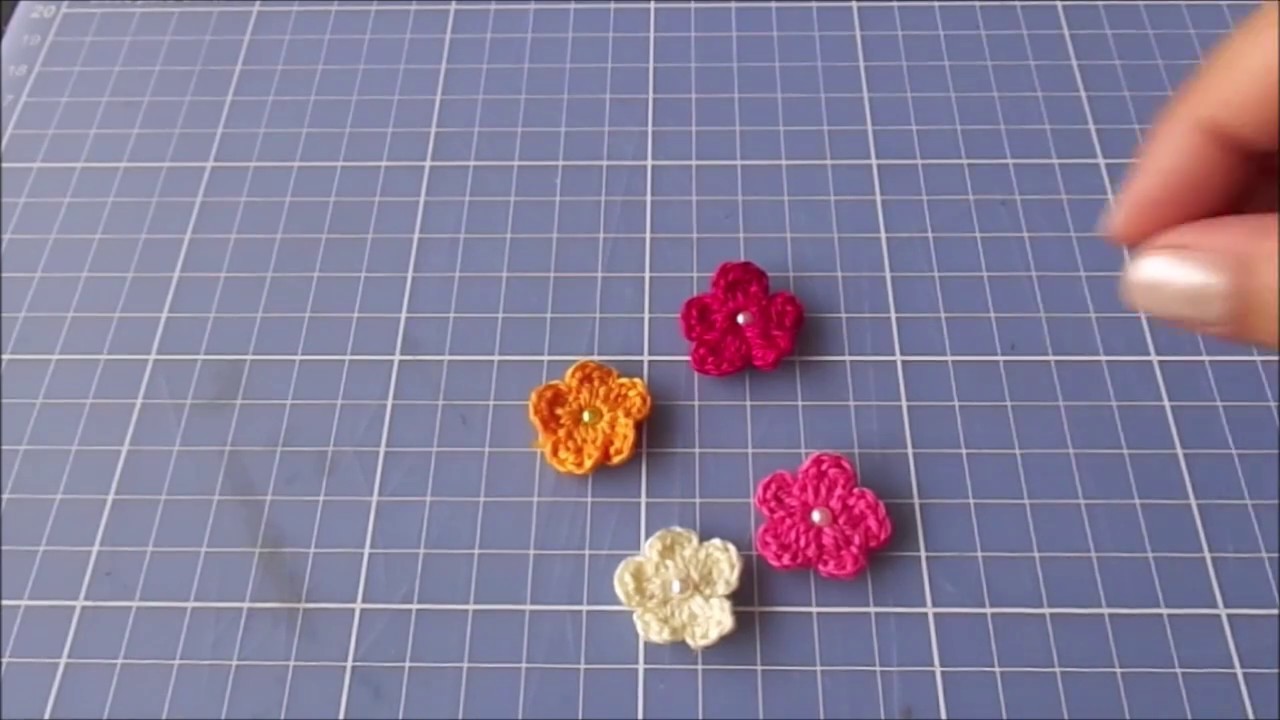 Mini Flor em crochê para aplicação passo a passo