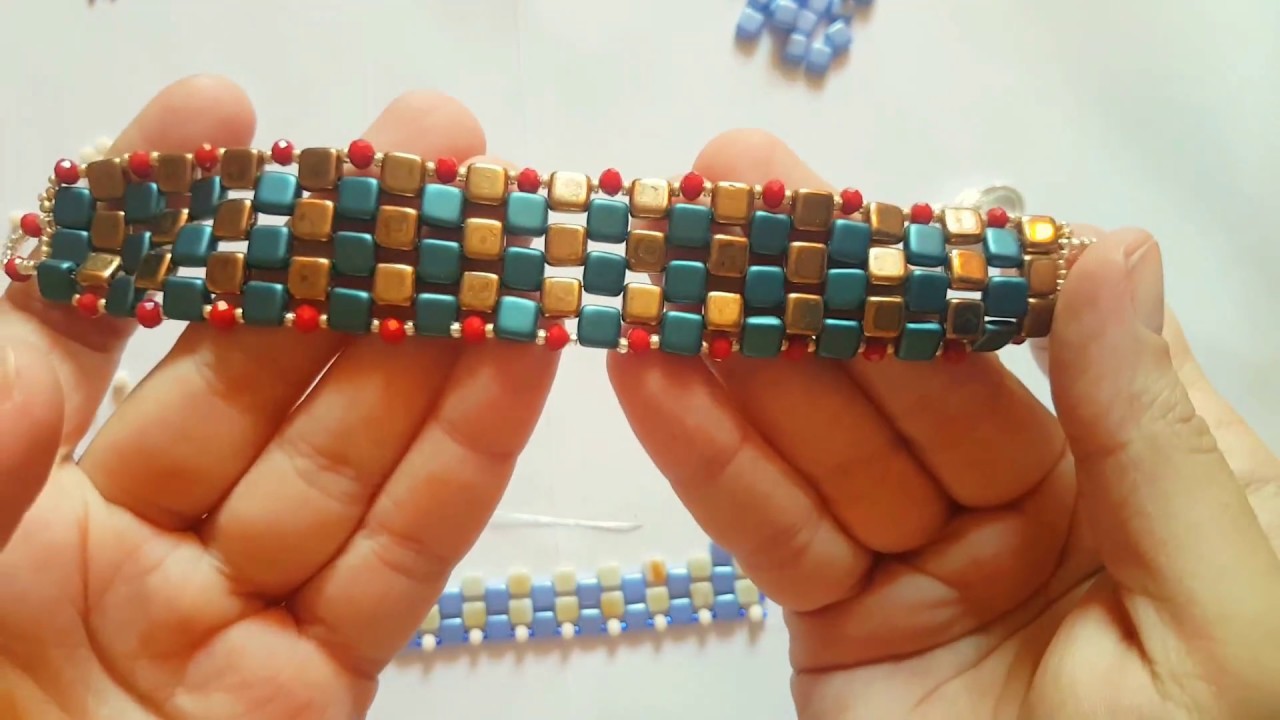 Bracciale con Tila e cipollotti. Pulseira, feita a mão, de miçanga