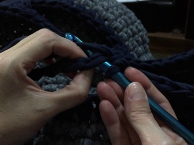 Como fazer alça de cesto de crochê com fio de malha - trapilho - 5