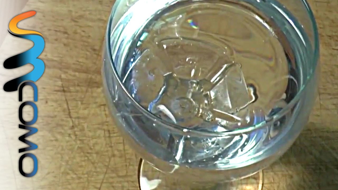 Suporte de uma vela de água e azeite
