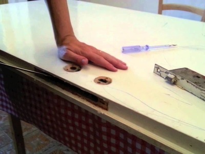 Transformando uma porta em mesa e revestindo com papel contact