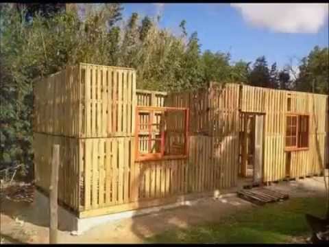 Casa construída com paletes (pallets)