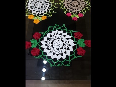 Centro de mesa vaso de flores em croche 1 de 2