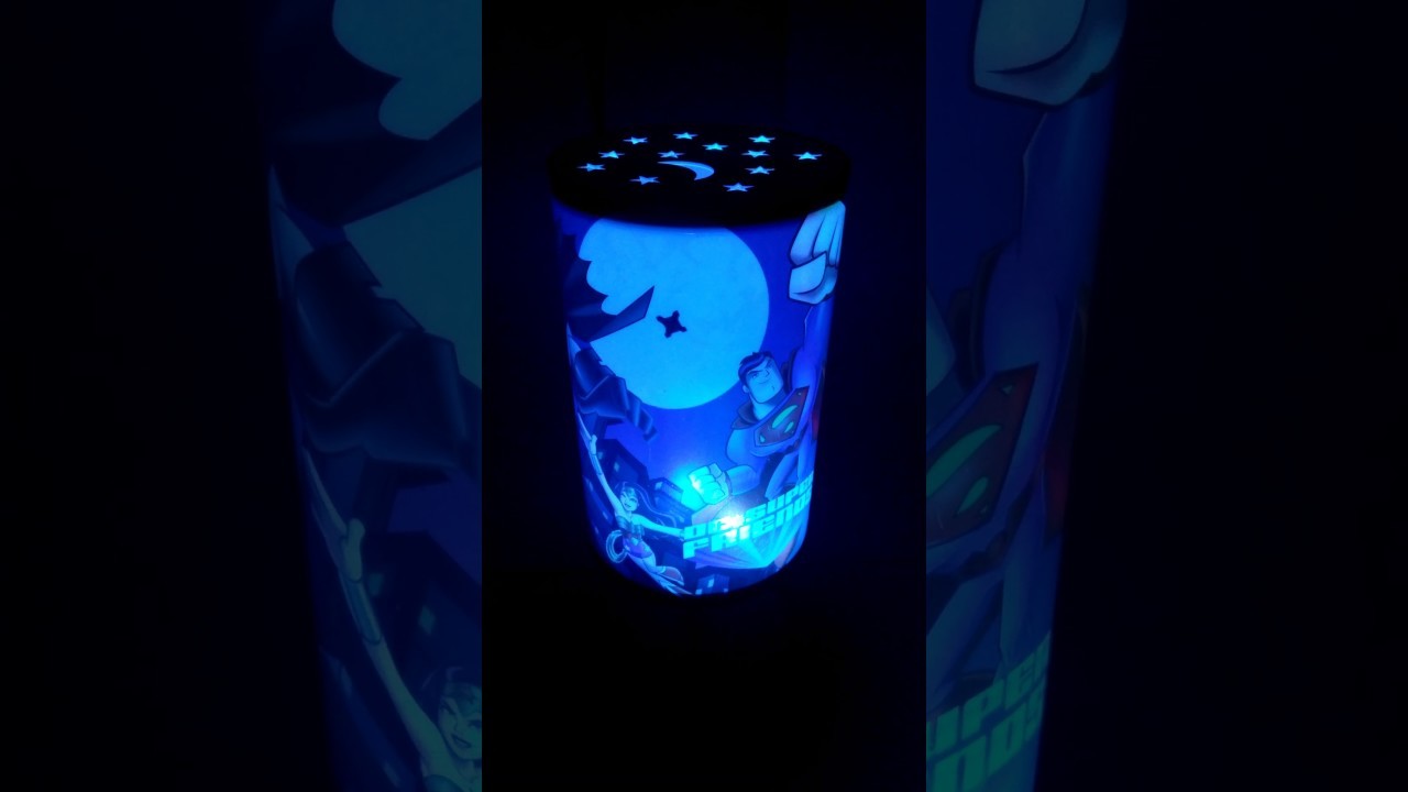 Luminária led super herois efeito estrelas no teto