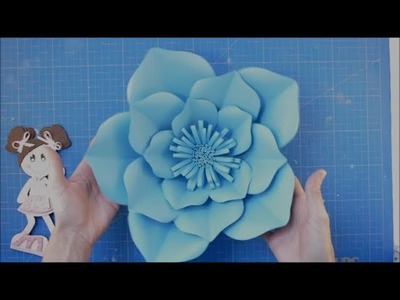 DIY flor gigante de papel para bodas de turquesa.