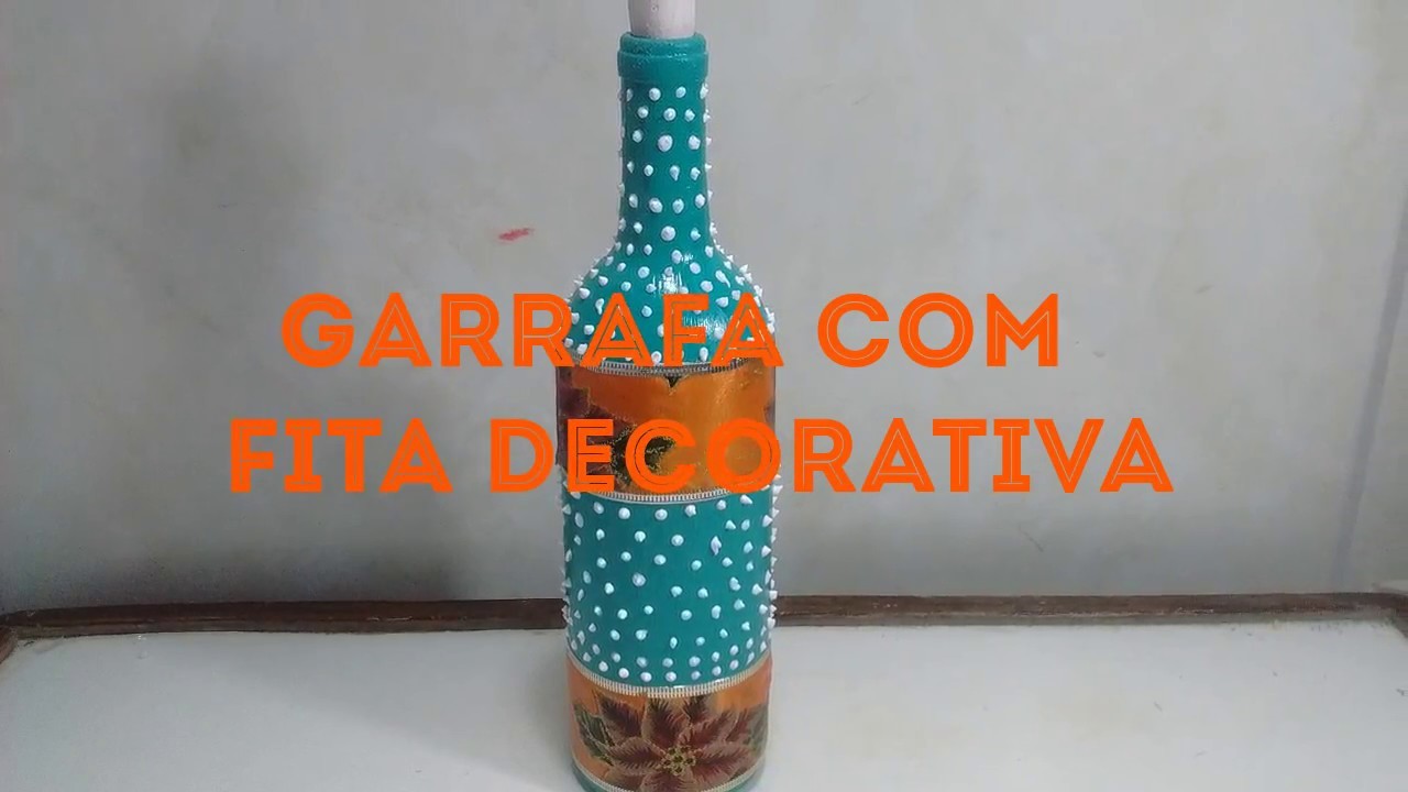 Garrafa com fita decorativa