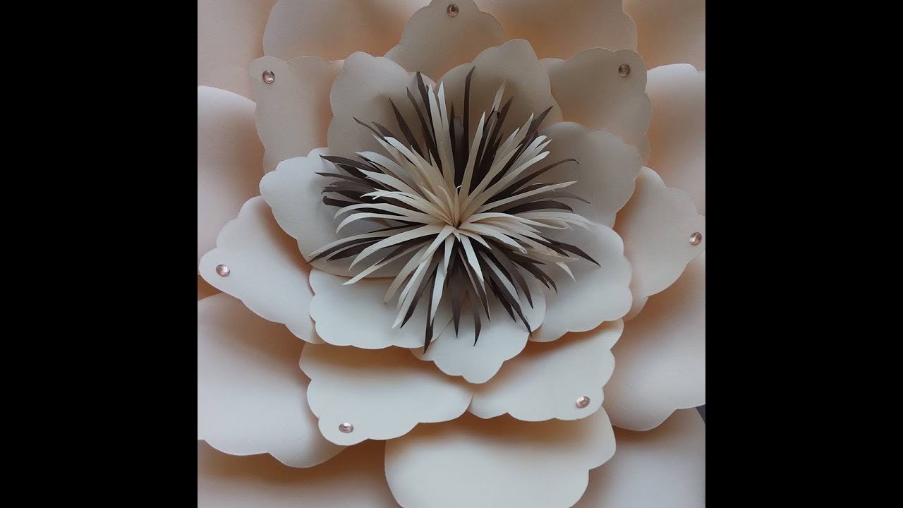 Montagem flor de papel- modelo 4