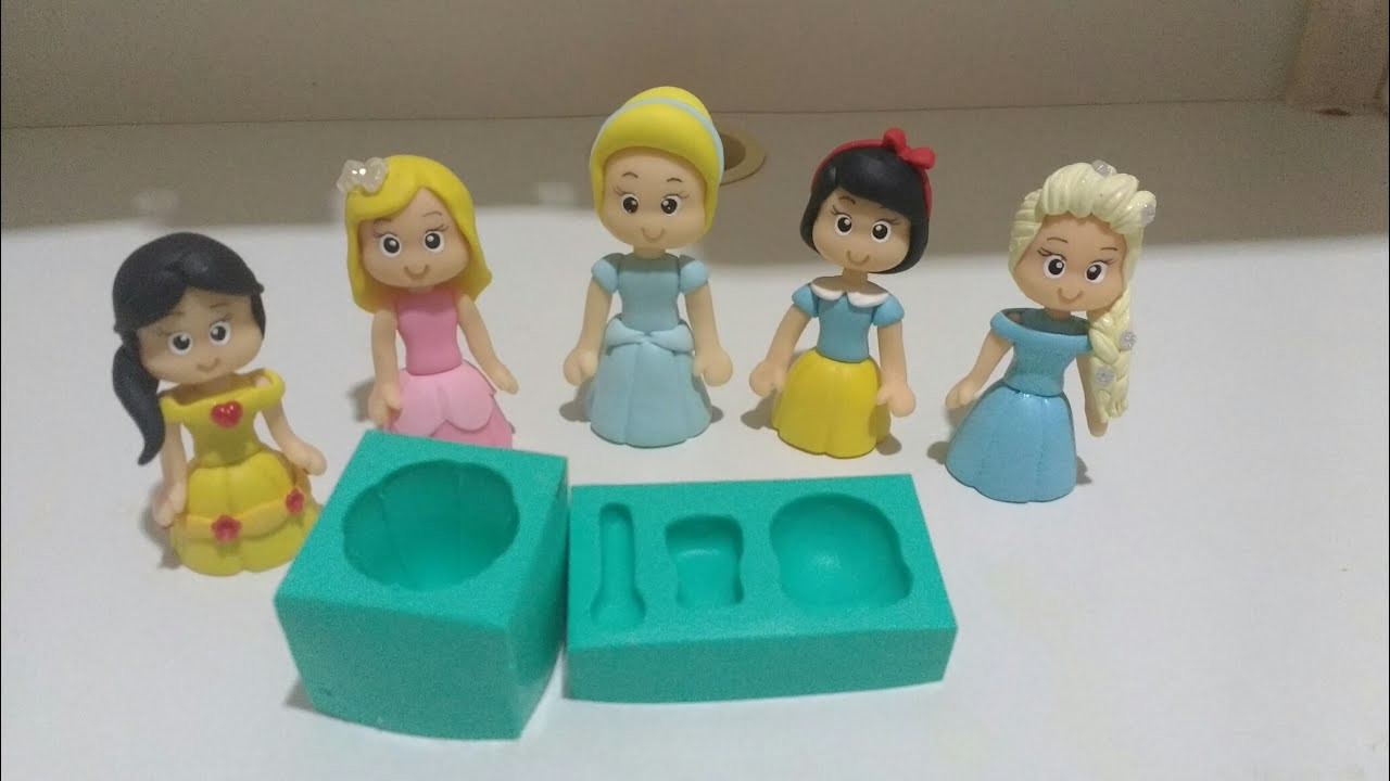 Princesas (molde Kahbiscuit) com e sem molde.