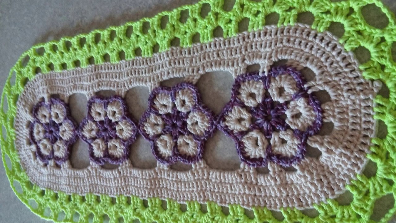 Tapete em crochê oval com flores rasteiras #By Actual