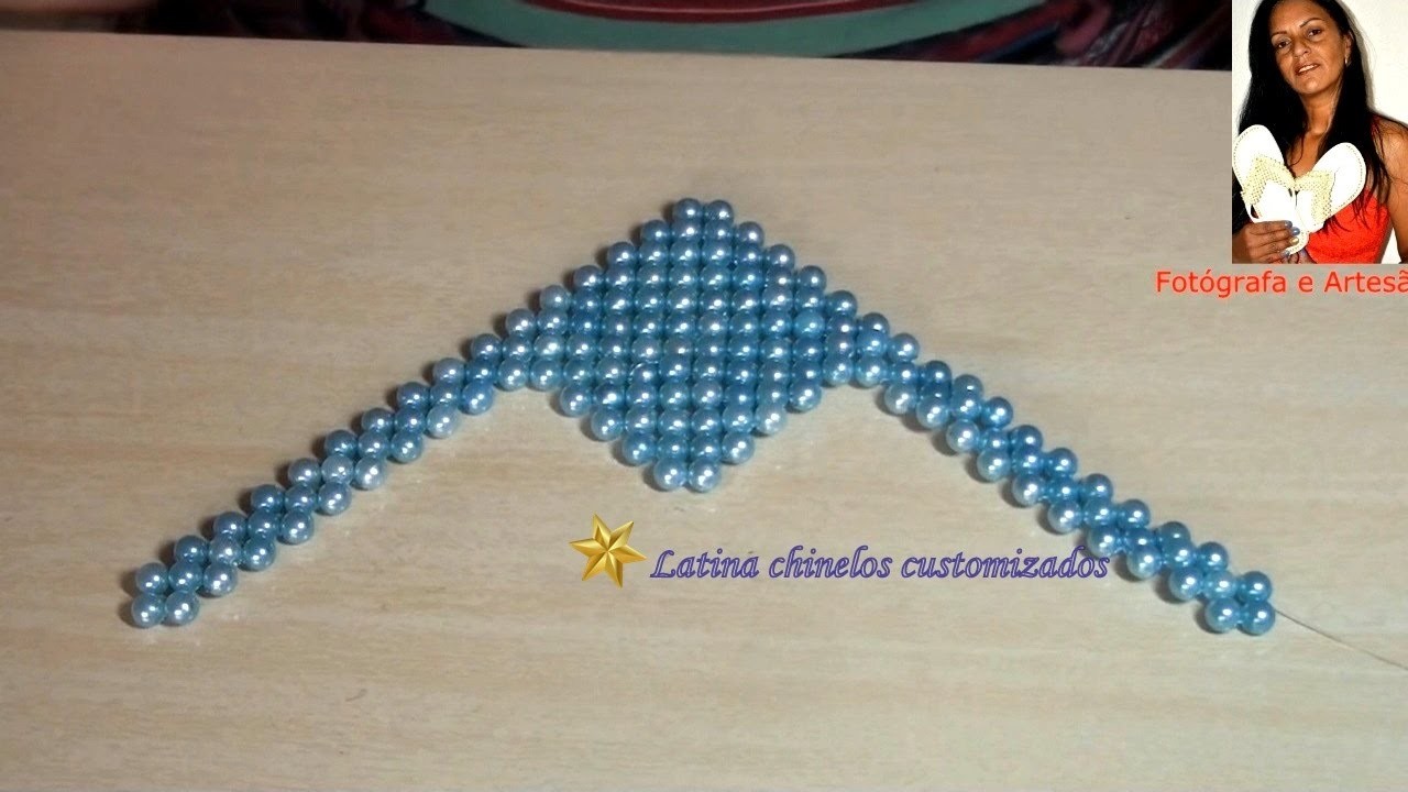 DIY: manta de pérolas triângulo com as tiras passo 1