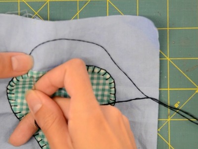 Ponto caseado a mão - Super Fácil de Fazer! | Blanket stitch | Embroidery | Mel Caroline