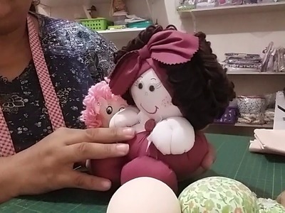 BONECA DE FUXICO PEQUENA