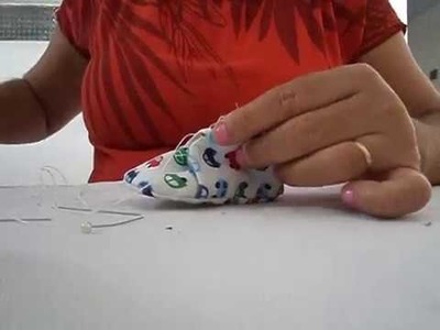Como fazer sapatinhos de bêbe de tecido e feltro-parte 7 customizando