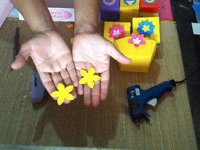 Flor de papel com furadores.scrapfesta