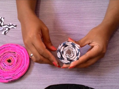 Bicicleta feita de jornal