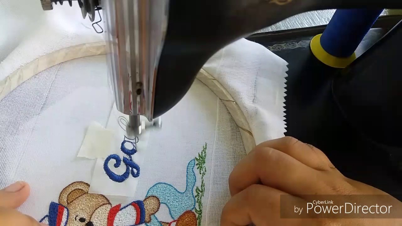 Bordando ponto cheio na máquina de Pedal!