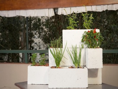 Como fazer um horta vertical com tijolos | Thais Ayres