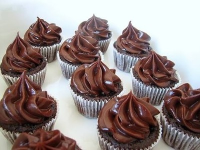 Receita: Cupcake de chocolate fácil - Jack Guedes