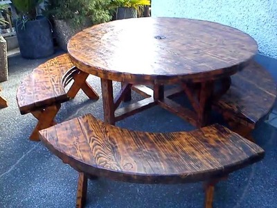Mesa+4 bancos de madeira de bobines