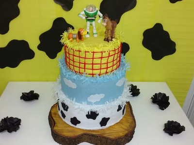 Aula 59 - Como fazer bolo fake em papel crepom - Festa Toy Story!
