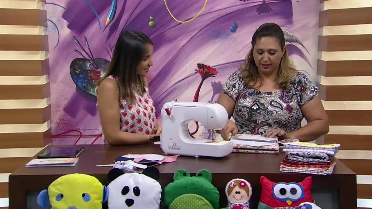 Mulher.com - 13.09.2016 - Babador cupcake com carinha - Regina Mação  P1