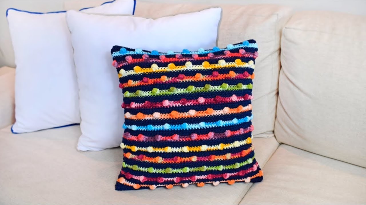Almofada de Crochê com Bolinhas por Marcelo Nunes