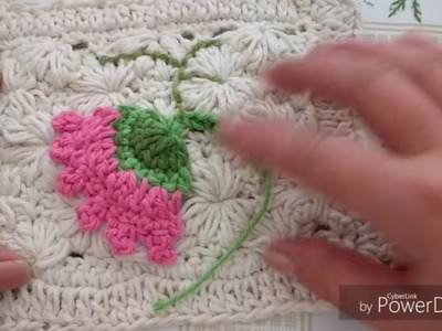 Flor de crochê delicada para aplicação