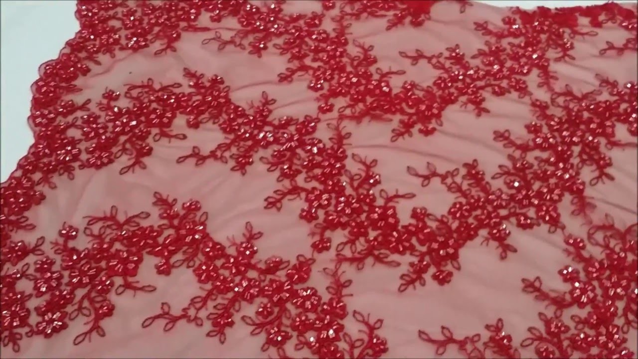 RENDA BORDADA COM PEDRARIA OU VIDRILHOS