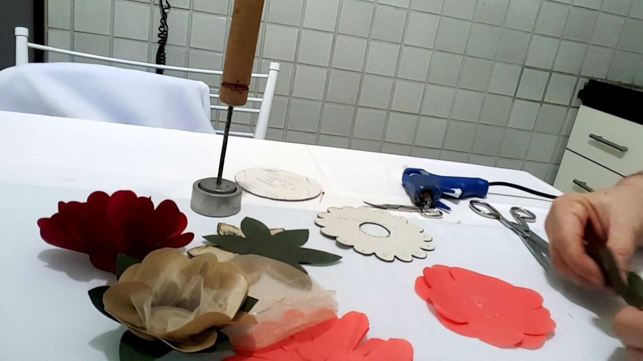 Forminhas para doces- Fazendo dois modelos