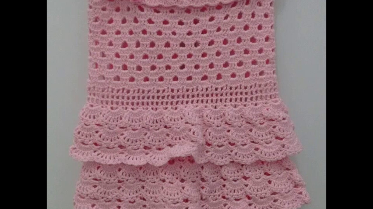 Vestidinho de crochê rosa