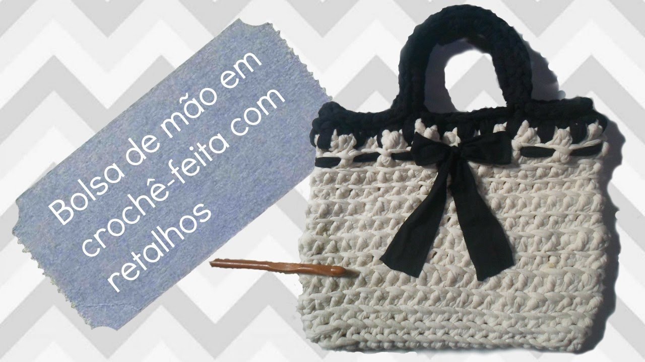 Bolsa de mão em crochê feita com retalhos